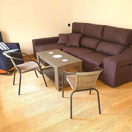 Apartment Newly Renovated Two Bedrooms In Marina