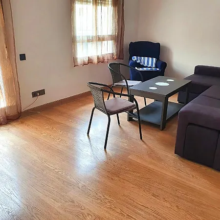 Apartment Newly Renovated Two Bedrooms In Marina *