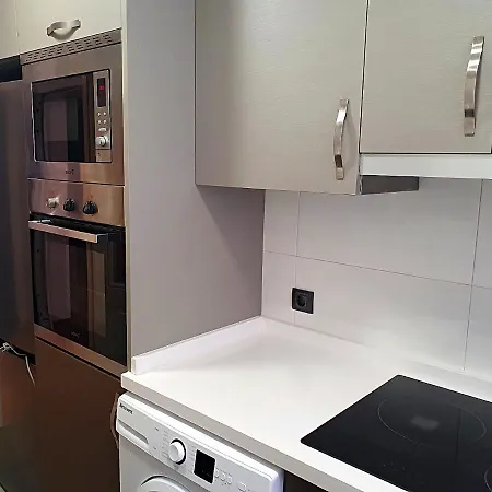 Newly Renovated Two Bedrooms In Marina *