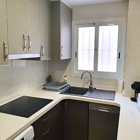 Newly Renovated Two Bedrooms In Marina Apartament