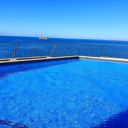 Newly Renovated Two Bedrooms In Marina *