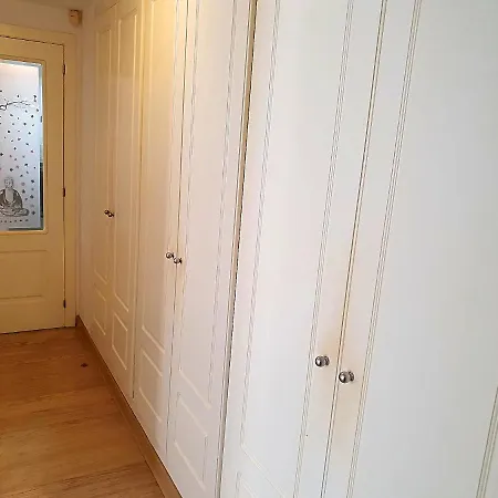 Apartment Newly Renovated Two Bedrooms In Marina *